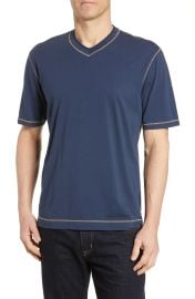 Robert Graham Maxfield Tailored Fit V-Neck T-Shirt in Navy  at Nordstrom